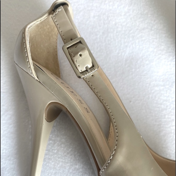 Guess women’s open toe heels. - Picture 3 of 6
